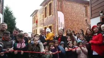 İzmit Belediyesi Oyuncak Müzesi’ne Büyük İlgi! Her Yaştan Ziyaretçi Ağırlıyor