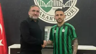 Sakaryaspor, Burak Çoban’ı renklerine bağladı