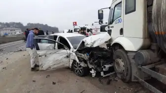 Bolu- Mudurnu yolunda kaza: Traktörle otomobilin çarpıştığı feci kaza anı