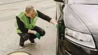 Bolu-Abant'ta trafik kazası: Kontrolden çıkan otomobil elektrik direğini devirdi