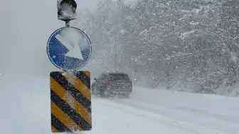 Bolu Dağı'nda kar etkisini sürdürüyor: Kar yüksekliği 20 santimetreyi aştı