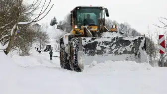 Sakarya'da kar sebebi ile kapanan 43 grup yolu ulaşıma açıldı