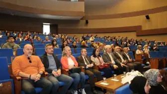 Düzce Üniversitesi'nde 12 Mart İstiklal Marşı kabul gününü ve Mehmet Akif Ersoy anmak için etkinlik düzenlendi