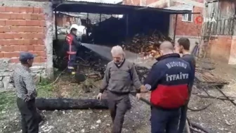 Odunluk yangını büyümeden söndürüldü