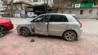 Freni tutmayan otomobil dehşet saçtı: Kocaeli'de kıl payı kurtuluş