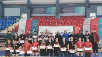 Düzce'de Badminton Şampiyonası'nda birinciler belli oldu