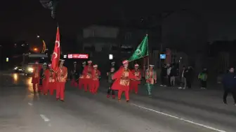 Kocaeli Kartepe'de genç mehter takımı vatandaşları sahura uyandırıyor