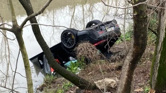 Kocaeli İzmit ilçesinde dereye uçan otomobil sürücüsü hayatını kaybetti