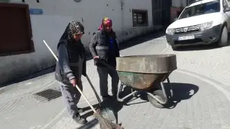 Bolu'da emekçi kadınlar ekmek paralarını çöpten çıkartıyor