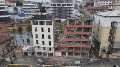 İmaret Meydanı Projesi’nde 2 Binanın Yıkımına Başladı