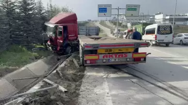 Bariyeri biçen tır makaslayarak su kanalına girdi: 1 yaralı