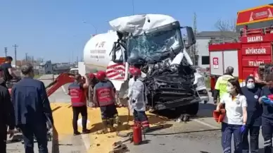 Sakarya'da Tanker Tıra Çarptı!