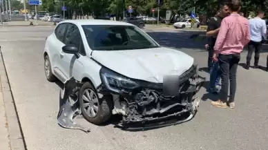 İzmit Kavşakta otomobiller çarpıştı: 3 yaralı