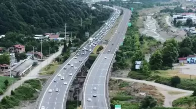 Düzce'de Bayram Nedeniyle Trafik Yoğunluğu