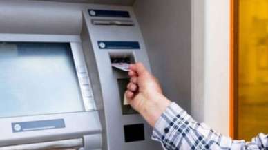 O Banka Şubelerini Kapatıyor Duyan ATM'lere Koştu