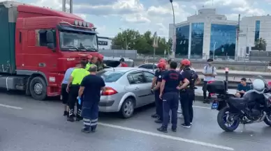 İzmit’te Tır İle Otomobil Çarpıştı