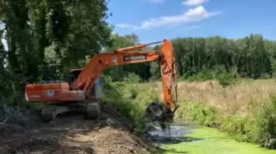 Büyükşehir Bu Müdahaleyle Çiftçinin Alın Terini Ve Toprağın Bereketini Koruyor