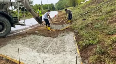 Düzce'de Yağışa Rağmen Çalışmalar Sürüyor