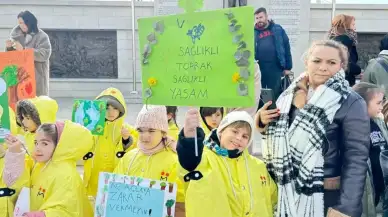 Toprağın Önemi Anıldı! Kocaeli İzmit’te TEMA’lı Çocuklar Doğa İçin Yürüdü