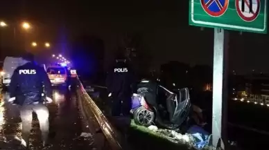 İzmit'te Alkollü Sürücü Kaza Yaptı! Karavana Çarpmanın Ardından Sıkıştı