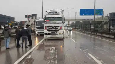 Kocaeli İzmit’te Zincirleme Kaza! 5 Araç Çarpıştı!