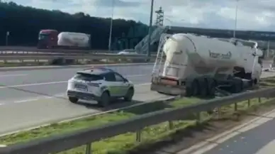 Körfez’de Kontrolden Çıkan Tır Su Yoluna Düştü