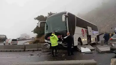 Muğla’da Feci Kaza! Yolcu Otobüsü Beton Bariyere Saplandı