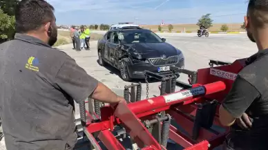 Konya'da Trafik Kazası: Otomobil Tarım Aletine Çarptı, Büyük Hasar Oluştu