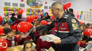 Sakarya'nın Geyve ilçesinde 340 ilkokul öğrencisi jandarma mesleğini öğrendi