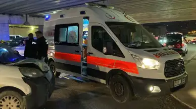 Kocaeli İzmit'te otomobil hafif tiraci araçla çarpıştı: 1 yaralı