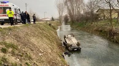 Otomobil dereye uçtu: Sürücü "araç kendi kendine gitti" dedi