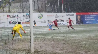 Arnavutköy Belediyesi ve Derince Belediyesi karşı karşıya: Belediye Derincespor 1 - Arnavutköy Belediyesi 1