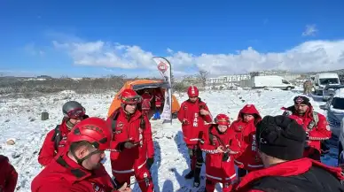 Kocaeli'de 5 gündür kayıp adamı kar yağışı altında arama çalışmaları sürüyor