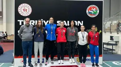 Sakarya Büyükşehir Belediyesi atletizm takımı Bursa'daki şampiyona da başarıya imza attı