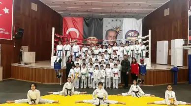 Kocaeli Körfez'de minikler arasında kuşak sınav heyecanı yaşandı