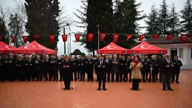 Kocaeli'de 18 Mart Çanakkale Zaferi sebebiyle şehitler mezarlıkta dualar eşliğinde anıldı