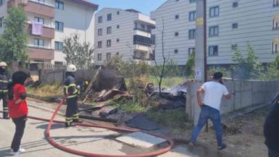 Gebze’de barakada yangın çıktı