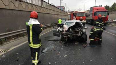 Otomobil iş makinesine arkadan çarptı: 1 kişi ağır yaralandı
