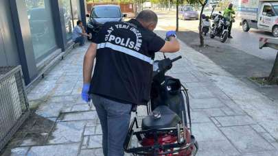 Düzce'de Motosiklet Hırsızı Polisi Görünce Kaçtı