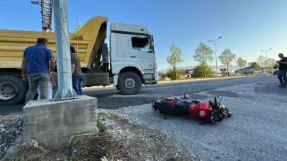 Düzce Son Dakika Haberleri: Kamyon ve Motosiklet Çarpıştı