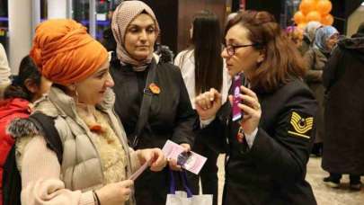 Kocaeli İl Jandarma Komutanlığı ekipleri, Kadınlara Hakları Anlattı