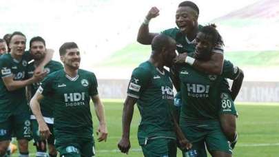 GİRESUNSPOR TEKNİK DİREKTÖRÜ BASIN TOPLANTISINDA AĞLADI