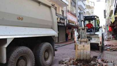 İzmit Belediyesi, Akça Cami Caddesinin Ömerağa Mahallesi kısmını yeniliyor!