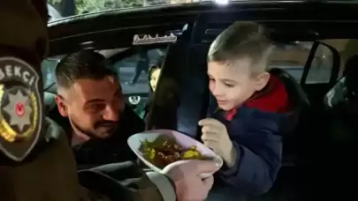 Polisin Şeker İkramına Esnaftan Baklava İkramı...