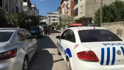 Kocaeli'de Otomobil Küçük Çocuğa Çarptıktan Sonra Kaçtı!