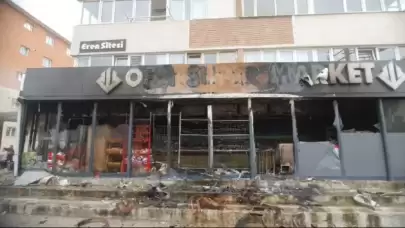 Kocaeli Darıca'da Markette Yangın Çıktı...