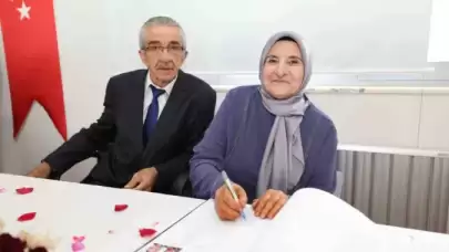 Gebze'de Huzurevinde Tanıştılar ve Evlendiler...