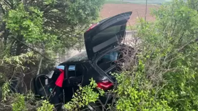 Bolu Geçişinde Araç Şarampole Yuvarlandı...