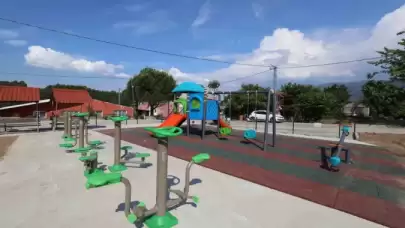 Kocaeli Başiskele İlçesinde Oyun Park Yenileme Çalışması Devam Ediyor...