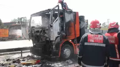 Sakarya'da TIR Seyir Halinde Alev Aldı...